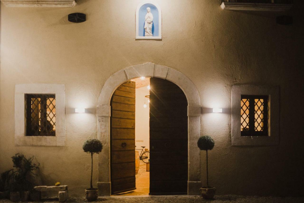 Dimora Dell'Arte Otel Navelli Dış mekan fotoğraf
